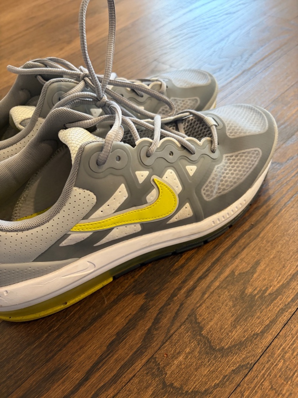 Nike Men’s Gray and Yellow Athletic Sneakers Size 13 - Picture 6 of 12